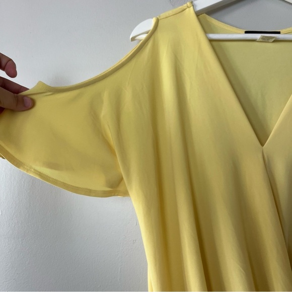 Jennie & Marlis Yellow V-Neck Drape Cold Shoulder Top Medium - Picture 3 of 7